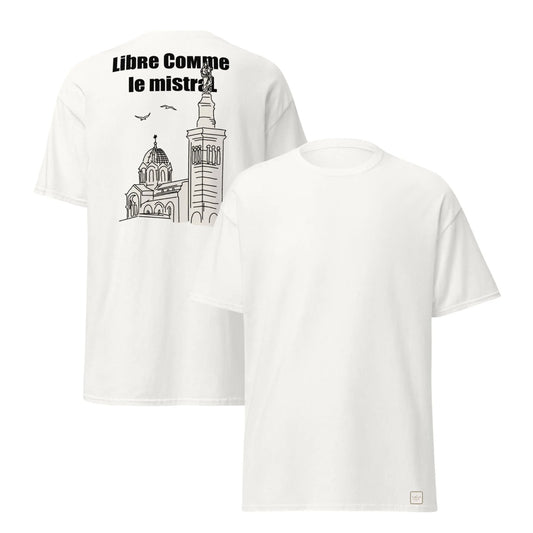 Tee shirt blanc avec un dessin de la bonne mère à Marseille, et une écriture en gras: libre comme le mistral 