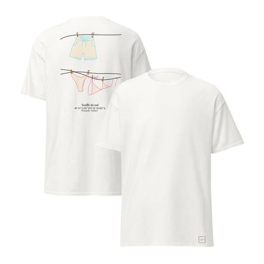 Tee shirt blanc avec maillot de bain dessiné et écrit souffle du sud et coordonnées gps 